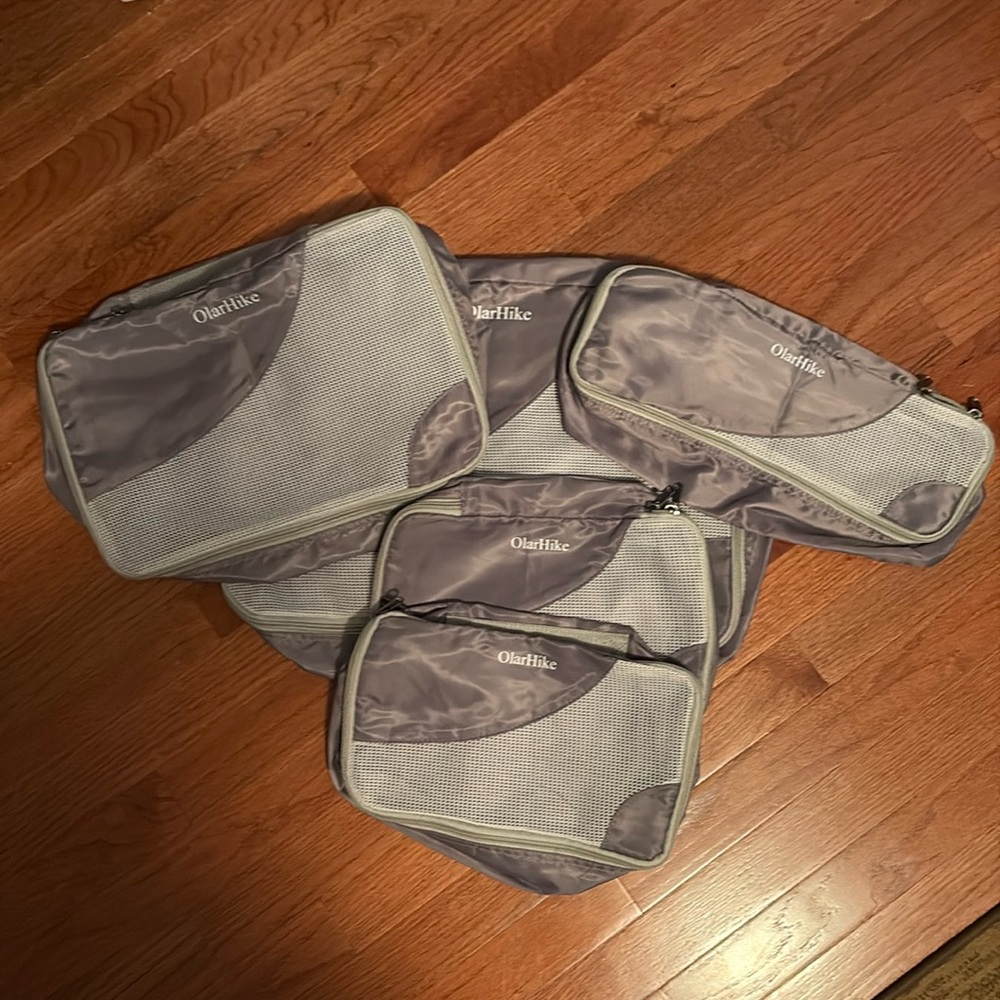 *PACKING CUBES* Set of 11 lightweight, mesh, zippered packing cubes